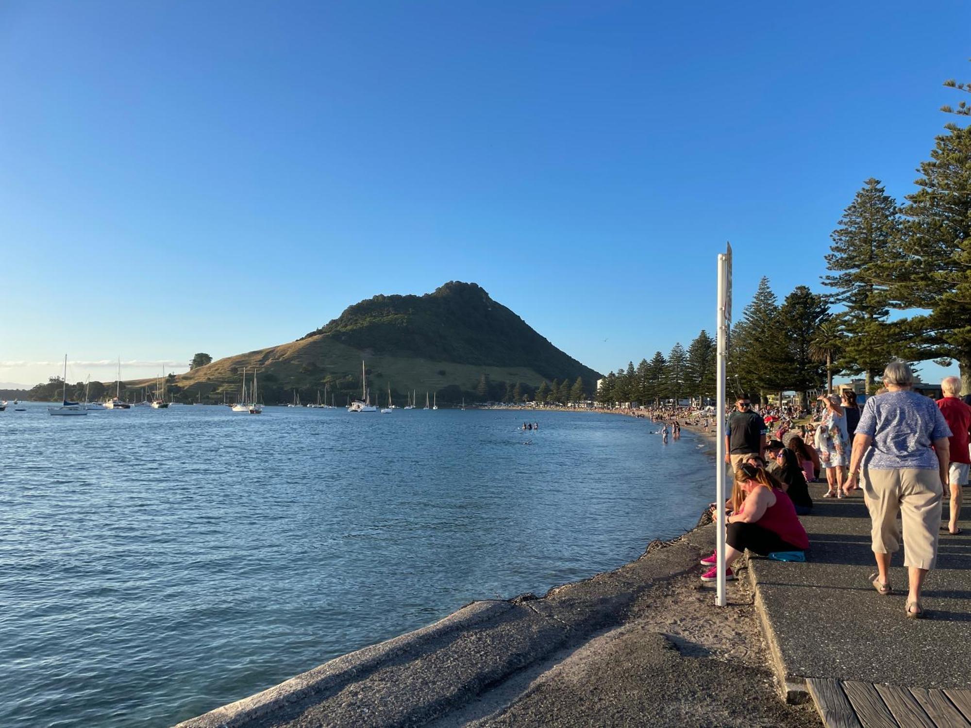 Holiday House Mount Maunganui Luaran gambar